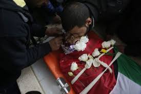 إسرائيل تسلم جثمان شهيد فلسطيني قتلته قبل عشرة أيام