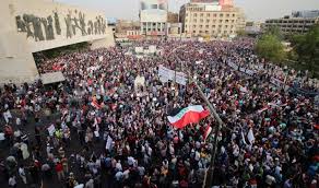 المتظاهرين في وسط بغداد للاحتجاج على الفساد