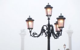 روما تضئ شوارعها بمصابيح 