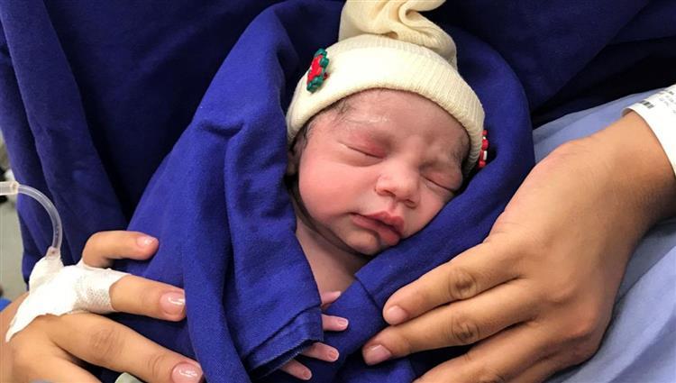 لأول مرة طفلة ولدت في البرازيل بعد عملية نقل رحم من متبرعة متوفية