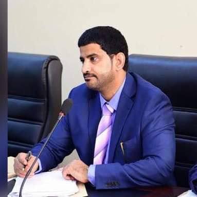 نائب وزير النقل اليمني يزور ميناء عدن ويطلع على المنظومة الأمنية