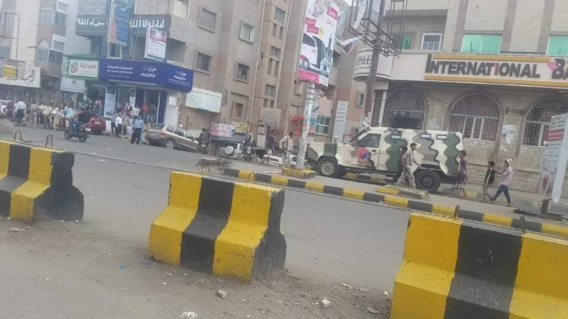 إصابة امرأة وطفل باشتباكات مبنى محافظة تعز