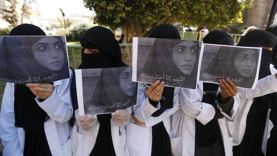 ميليشيات الحوثي تختطف 182 إمرأة وحالات إنتحار في صفوفهن