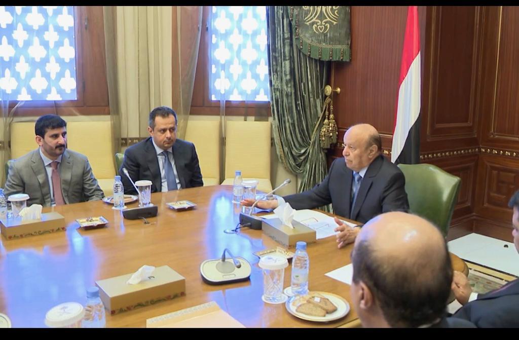 الرئيس هادي يلتقي محافظي عدد من محافظات الجمهورية