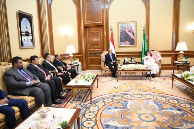 قمة يمنية سعودية في مكة المكرمة تناقش تطورات الأوضاع في العاصمة المؤقتة عدن