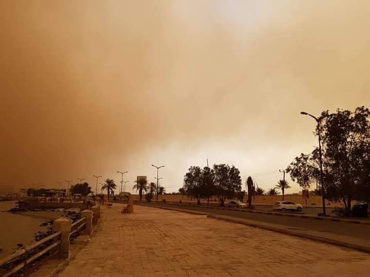شاهد صور موجة غبار شديدة تجتاح العاصمة عدن