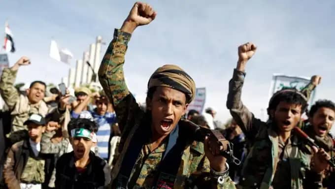 منظمة حقوقية تتهم الحوثيين باختطاف 35 فتاة