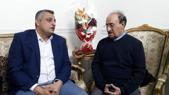 دماج يتعهد بحل مشكلة الإقامة والصفة الدبلوماسية لفنان اليمن الكبير احمد السنيدار