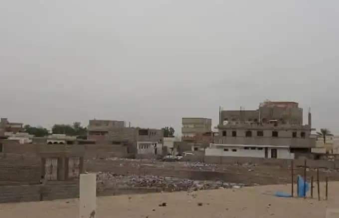 مليشيات الحوثي الإنقلابية تقصف الأحياء السكنية جنوب الحديدة