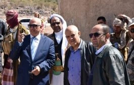 محافظ تعز والقائم بأعمال وزير المياه يتفقدان مشاريع المياه بالتربة