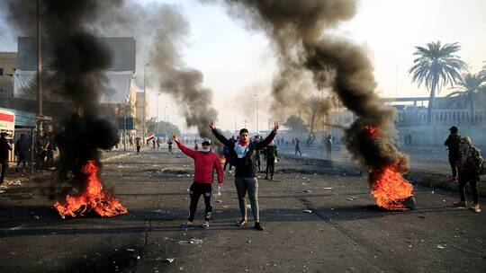 مقتل أربعة محتجين وشرطيين في العراق