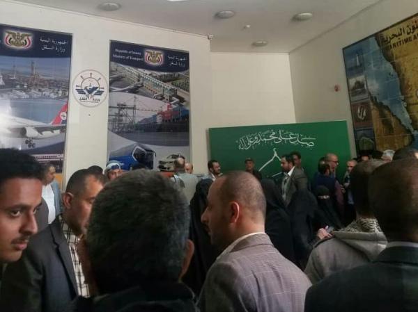 إضراب مفتوح لموظفي وزارة النقل الخاضعة للحوثيين