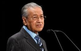 رئيس وزراء ماليزيا مهاتير محمد يقدم استقالته