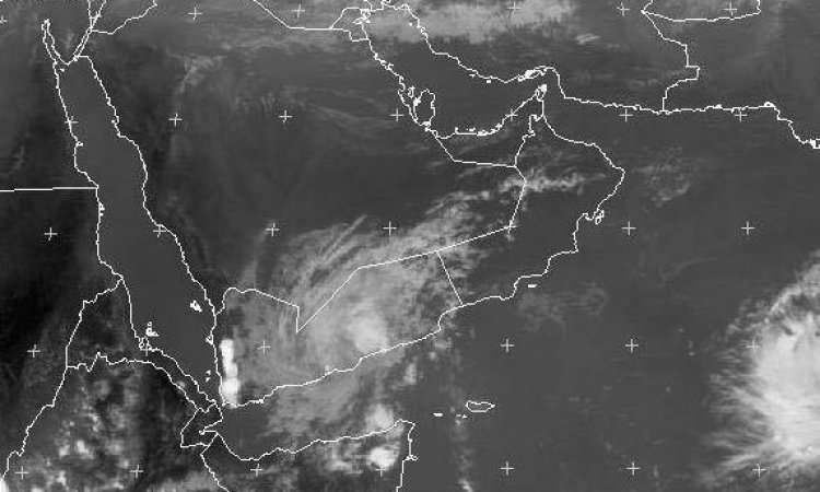 فلكي يمني: أمطار ومنخفض جوي باليمن وترقب ظاهرة كونية وكويكب خطر يقترب من الأرض
