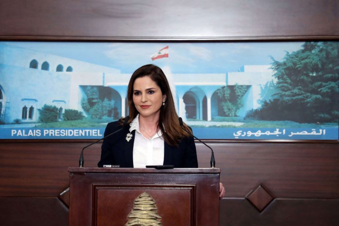 وزيرة الإعلام اللبنانية تعلن استقالتها من حكومة دياب