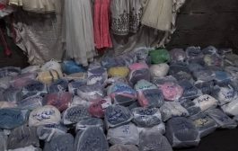 مبادرة FOR HER توزع ملابس العيد للفقراء بمنطقة الصافية بتعز