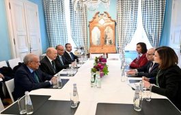 العليمي يطالب لبنان بإغلاق منصات الحوثي الإعلامية في بيروت