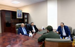 الصبيحي يشيد بالدور الوطني لمحافظة لحج ويحدد موقفه من رفع علم الجمهورية وصورة الرئيس العليمي في الاجتماعات والمؤسسات الحكومية