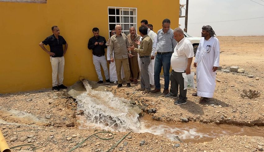 وزير المياه والبيئة يتفقد حقل مياه فوري غرب مدينة الغيظة