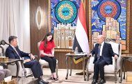 رئيس مجلس القيادة: استهداف ميناء المخا يكشف حرب المليشيات الممنهجة على مقدرات الشعب اليمني وشرايين حياته