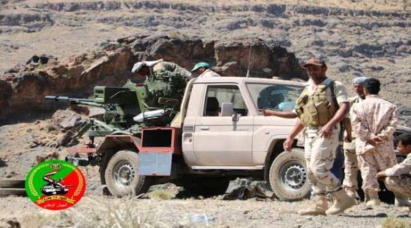 مقتل وإصابة عدد من الحوثيين باستهداف طقم عسكري جنوب شرقي تعز