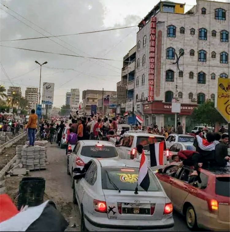 مليشيات الحوثي تختطف 30 مواطناً في ذمار وتحاصر قرية في الحداء بسبب الاحتفال بثورة 26 سبتمبر