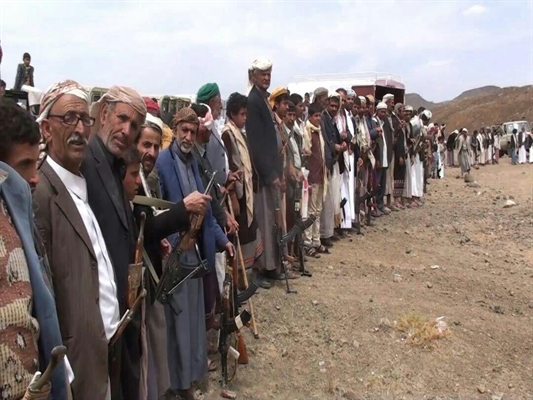احتجاجات قبلية في صنعاء والبيضاء على خلفية مقتل شيخين واحتجاز أربعة من أبناء القبائل
