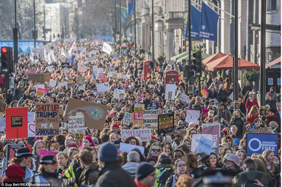 البريطانيون يتظاهرون ضد ترامب