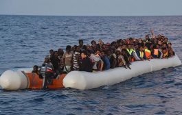 قصة فتى نجا لوحده بين العشرات على قارب مهاجرين