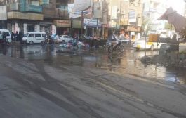 تعز: استياء شعبي من انتشار مياه المجاري في شوارع المدينة