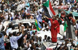 السودان : مقتل 5 متظاهرين بالرصاص الحي في تظاهرات بمدينة الأبيض