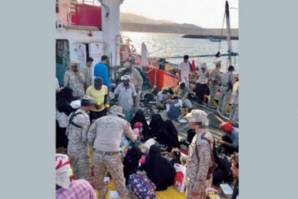 التحالف يتمكن من انقاذ سفينة يمنية على متنها 650 شخص