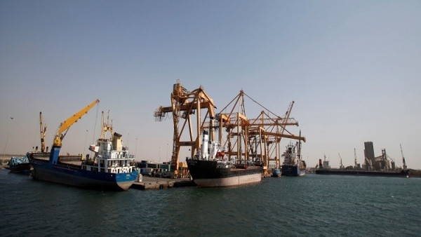 الحكومة اليمنية تمنح أربع سفن محملة بالوقود تصاريح لدخول ميناء الحديدة