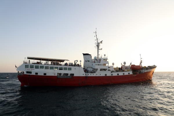 تشاؤم يمني من «السفينة»… ومسؤول يعدّ تحرير الحديدة «أكبر عملية إغاثة»