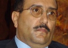 ميليشيا الحوثي تختطف وزير الثقافة السابق ووزير الإعلام يدين