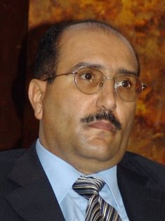ميليشيا الحوثي تختطف وزير الثقافة السابق ووزير الإعلام يدين