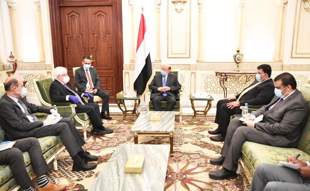 هادي يتمسك بالمرجعيات الثلاث كشرط أساسي لتحقيق السلام في اليمن