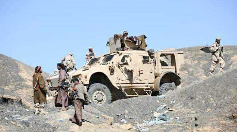 قوات الجيش تسيطر على جبال دحيضة وتأسر 10 حوثيين
