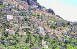 ميليشيا الحوثي تقصف معدات شق طريق في سامع