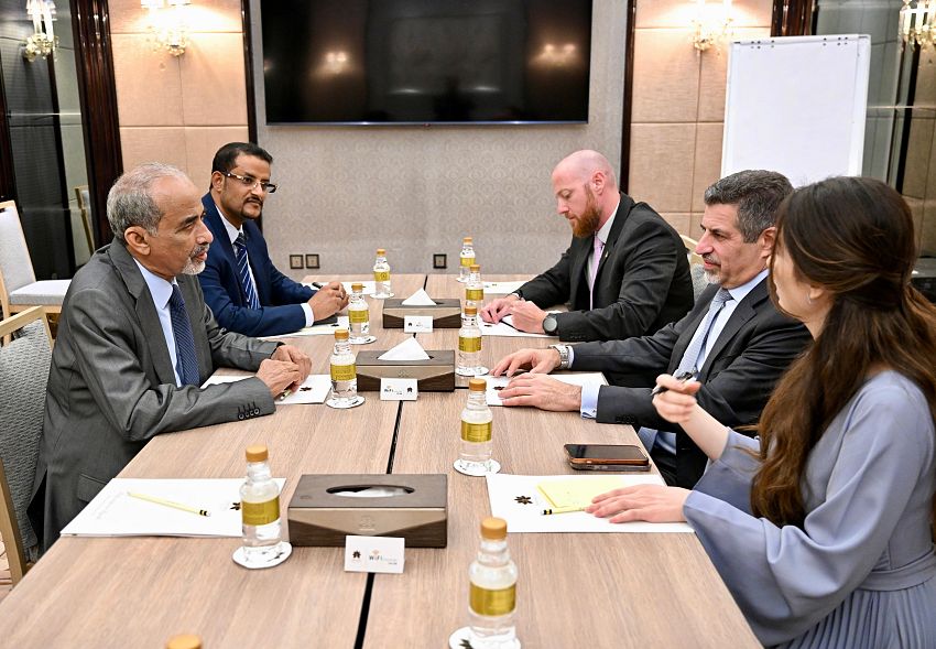 الصبيحي يبحث مع السفير الأمريكي العلاقات الثنائية وجهود ردع التهديدات الإرهابية في المنطقة