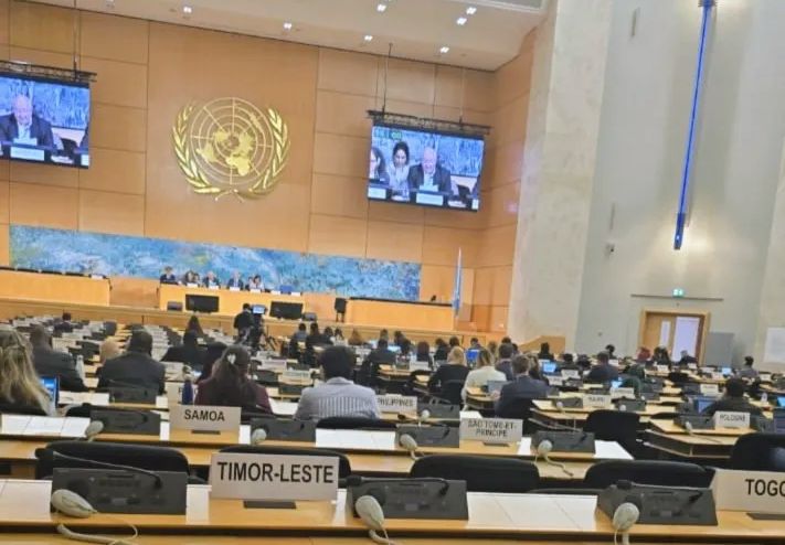 اليمن تجدد التحذير من تهديدات الحوثيين للأمن الإقليمي والملاحة الدولية
