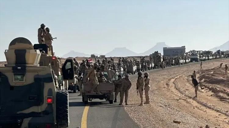 تعزيزات عسكرية جديدة تصل إلى العاصمة المؤقتة عدن