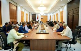 عضو مجلس القيادة الرئاسي سالم الخنبشي يترأس اجتماع المكتب التنفيذي بساحل حضرموت