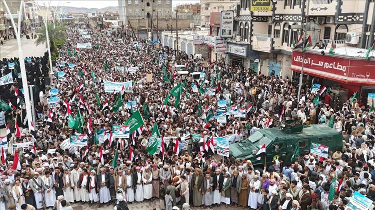 مأرب: وقفة جماهيرية حاشدة تعلن التضامن الشعبي الواسع مع السعودية والخليج
