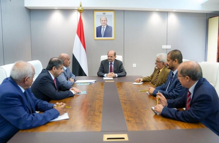 رئيس الوزراء يجدد التزام الحكومة بدعم استقلالية البنك وتعزيز الاستقرار الاقتصادي