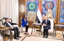 رئيس مجلس القيادة يؤكد أهمية البناء على ردع النظام الإيراني لإنهاء تهديد مليشياته في المنطقة