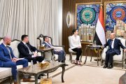 رئيس مجلس القيادة: الرهان على اعتدال سلوك النظام الإيراني ومليشياته سيقود إلى مزيد من التصعيد والفوضى في المنطقة