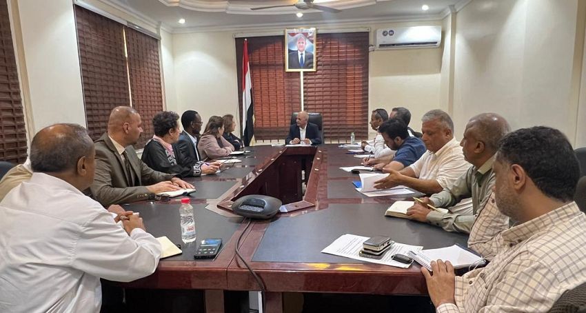 وزير المياه والبيئة يبحث مع برنامج الأمم المتحدة الإنمائي تعزيز مشاريع المياه في تعز