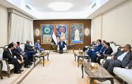 رئيس مجلس القيادة يجدد التزام الدولة بإغلاق كامل لملف المحتجزين