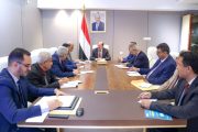 رئيس الوزراء يعقد اجتماعاً بقيادة وزارة المالية والمصالح الإيرادية التابعة لها